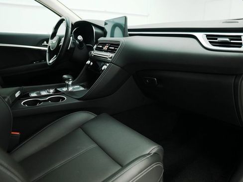 Used 2025 Genesis G70 2.5T image 23