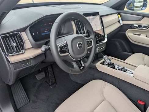 New 2026 Volvo XC90 T8 Plus w/ Protection Package Premier image 7