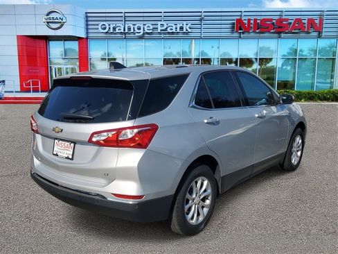 Used 2019 Chevrolet Equinox LT image 2