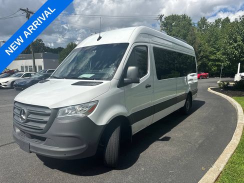 Used 2025 Mercedes-Benz Sprinter 2500 image 5