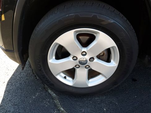 Used 2013 Jeep Grand Cherokee Laredo image 9