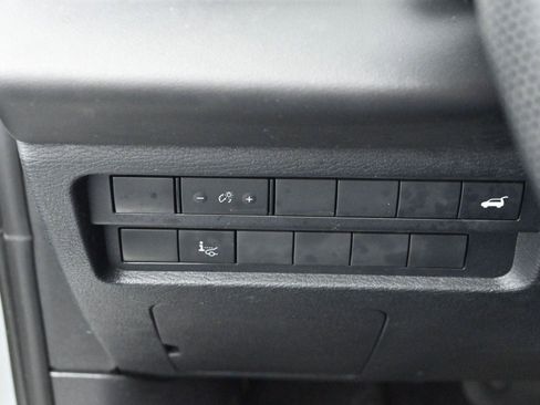 Used 2023 Mitsubishi Outlander SEL image 28