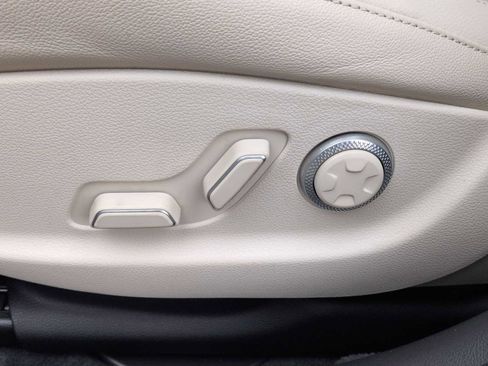 Used 2022 Genesis G80 2.5T w/ Advanced Package image 18