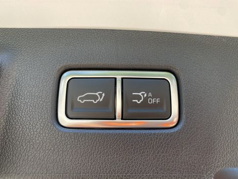 Used 2025 Kia Sorento SX FWD image 9