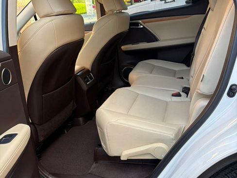Used 2020 Lexus RX 350L Premium w/ Premium Package AWD/4WD image 15