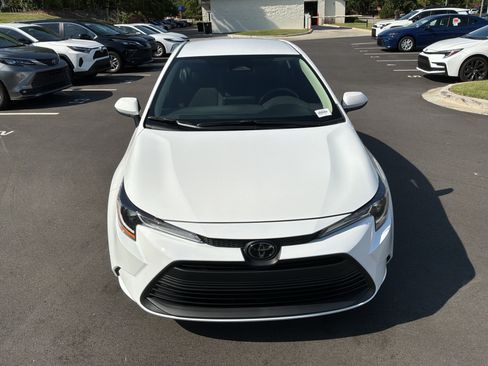 Used 2026 Toyota Corolla LE FWD image 3