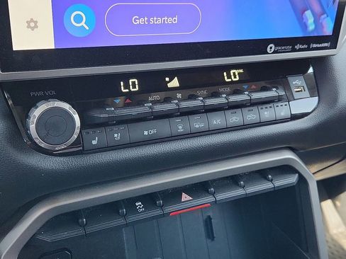 Used 2022 Toyota Tundra Limited image 13