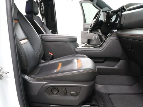 Used 2024 GMC Sierra 2500 AT4 w/ AT4 Premium Plus Package AWD/4WD image 25