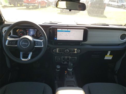 Used 2024 Jeep Wrangler Sahara image 25