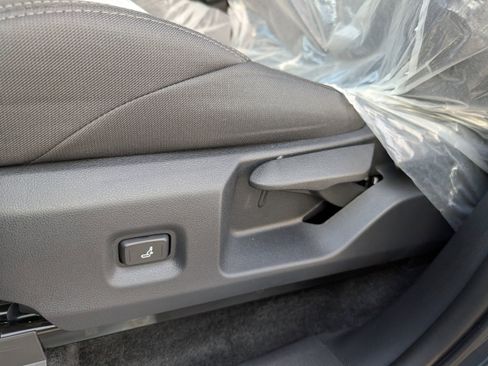 New 2025 Toyota Tacoma SR5 image 12