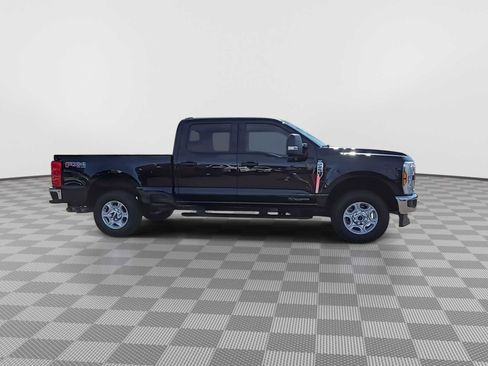 Used 2025 Ford F250 XLT w/ FX4 Off-Road Package image 9
