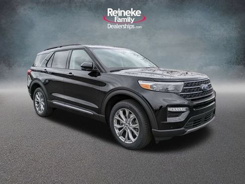 Used 2024 Ford Explorer XLT w/ Equipment Group 202A AWD/4WD image 3
