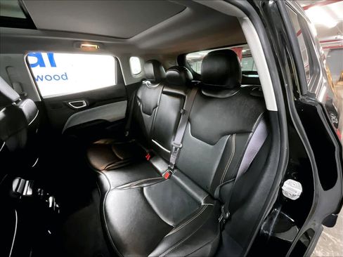 Used 2022 Jeep Compass Latitude w/ Sun and Sound Group image 15