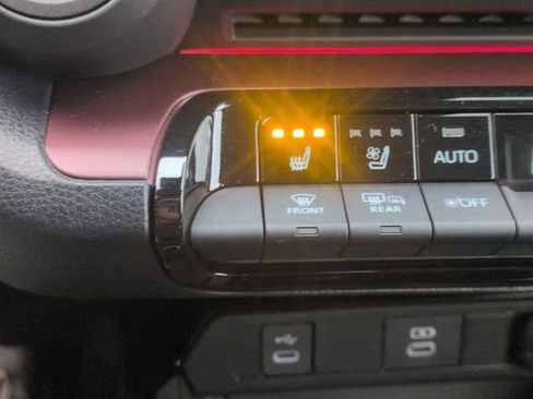 Certified 2025 Toyota Prius Plug-In Hybrid image 23