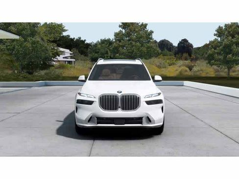 Used 2026 BMW X7 xDrive40i w/ Premium Package image 3