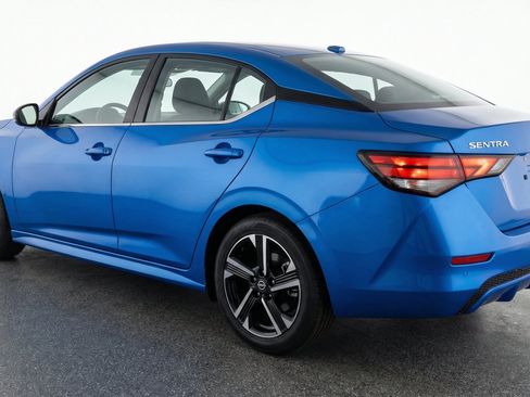 Used 2025 Nissan Sentra SV FWD image 6