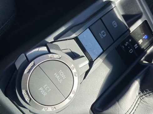 Used 2024 Toyota Tacoma SR5 AWD/4WD image 30