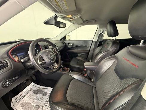 Used 2019 Jeep Compass Trailhawk AWD/4WD image 5