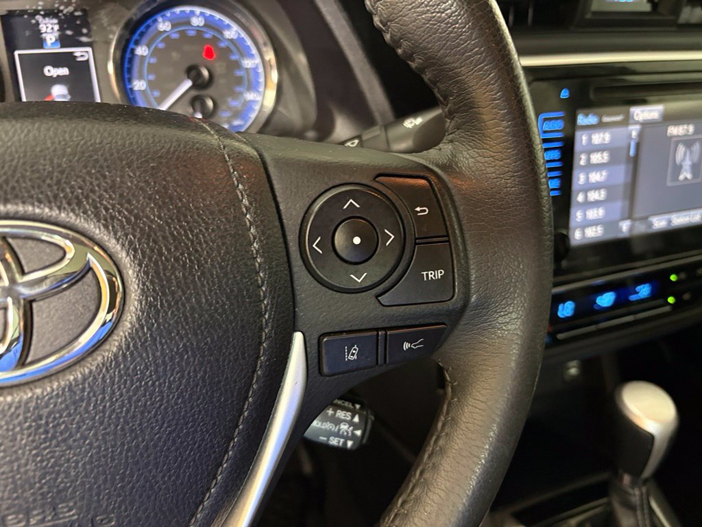 Used 2018 Toyota Corolla SE w/ SE Premium Package FWD image 20