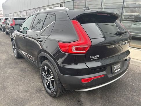 Certified 2025 Volvo XC40 B5 Core AWD/4WD image 3