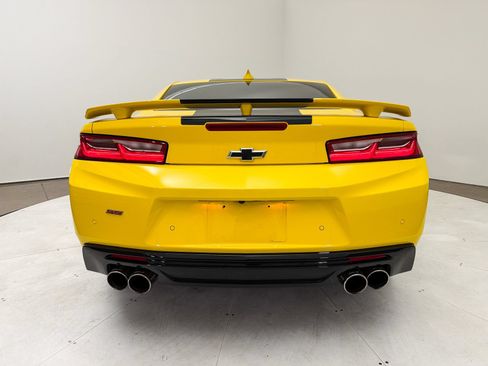 Used 2016 Chevrolet Camaro SS RWD image 15