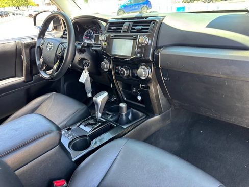 Used 2018 Toyota 4Runner TRD Off-Road Premium AWD/4WD image 10
