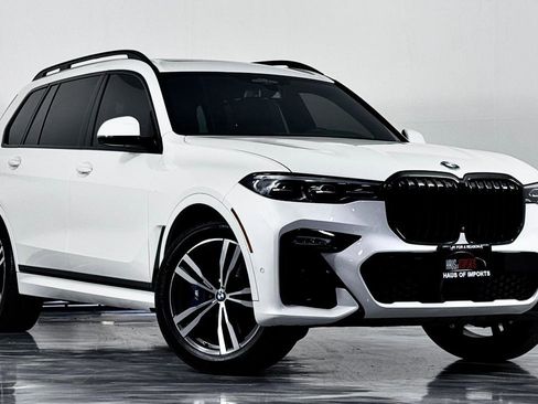 Used 2020 BMW X7 xDrive40i w/ M Sport Package AWD/4WD image 2