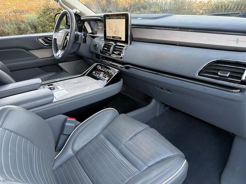Used 2020 Lincoln Navigator L Black Label image 12