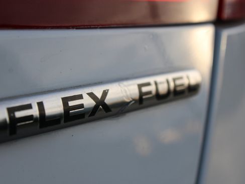 Used 2017 Ford Taurus SE image 7