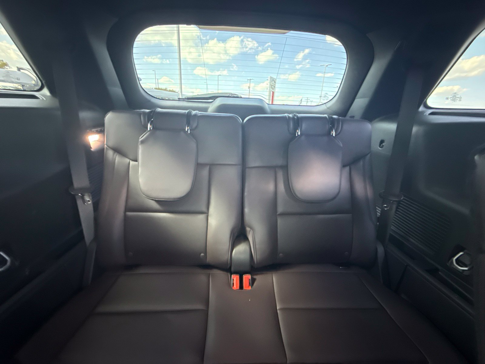 Used 2025 Ford Explorer Platinum RWD image 8