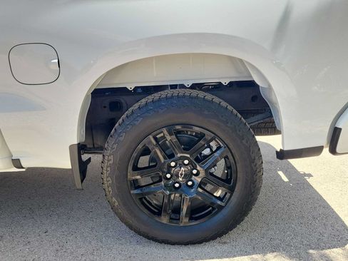 Used 2026 Chevrolet Silverado 1500 Custom w/ Turbomax Blackout Package RWD image 11