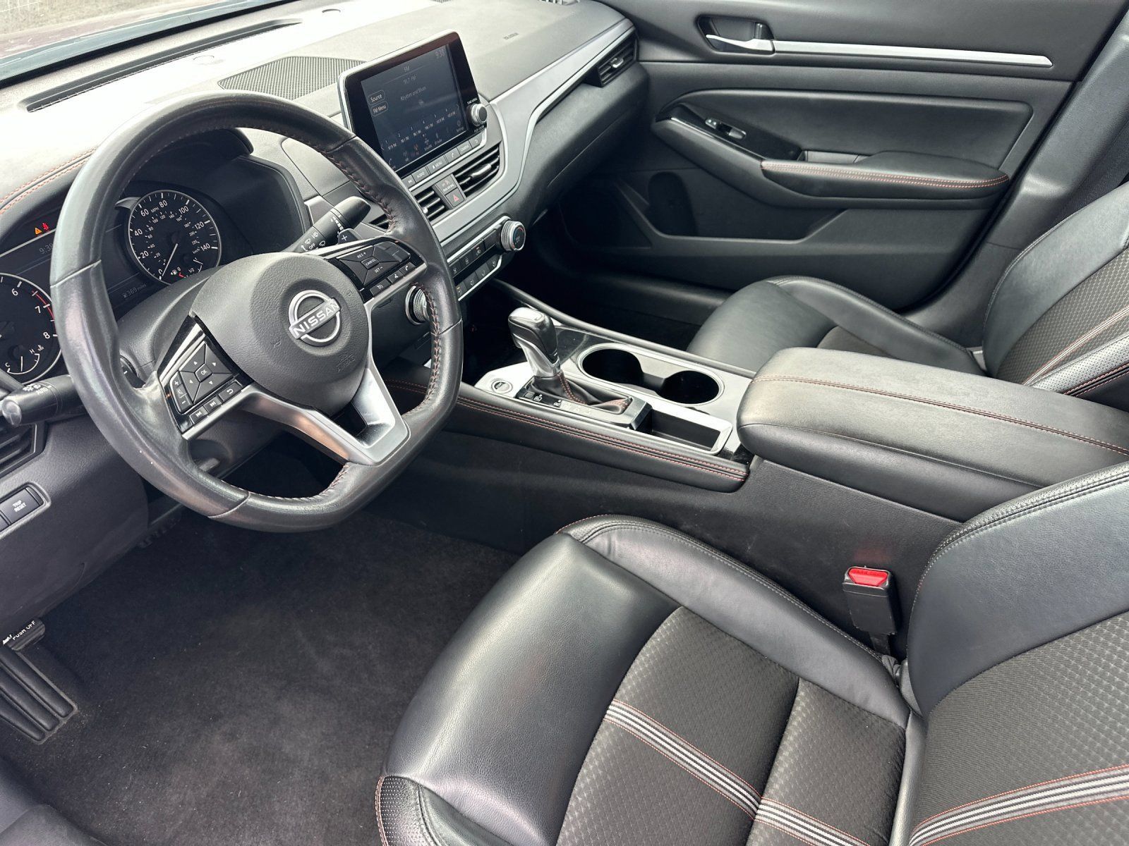 Used 2024 Nissan Altima 2.5 SR FWD image 10