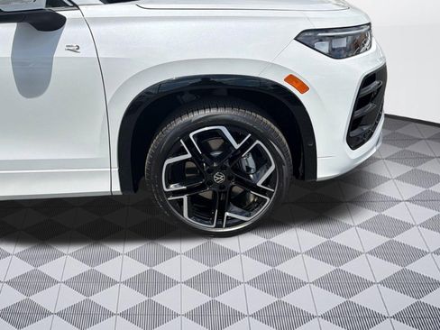 New 2026 Volkswagen Tiguan SEL R-Line AWD/4WD image 11