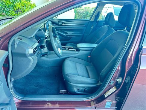 Used 2024 Nissan Altima 2.5 SV image 36