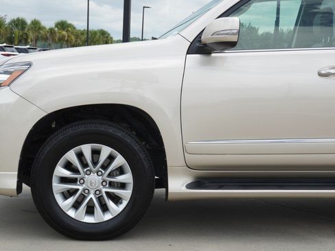 Used 2015 Lexus GX 460 w/ Premium Package AWD/4WD image 10