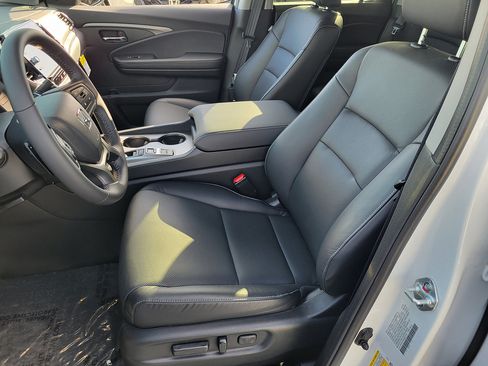 Used 2025 Honda Ridgeline RTL+ image 16