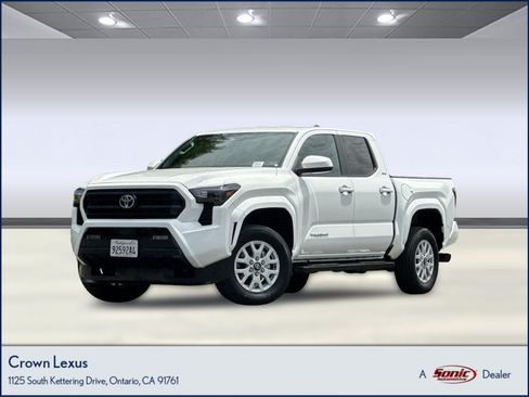 Used 2024 Toyota Tacoma SR5 AWD/4WD image 1