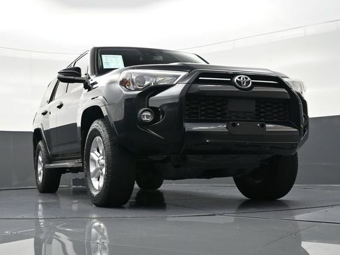 Used 2021 Toyota 4Runner SR5 Premium image 30