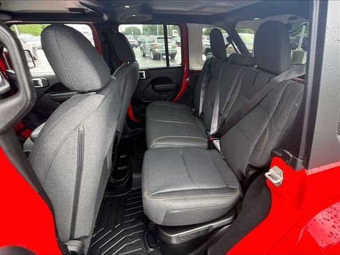 Used 2024 Jeep Wrangler Unlimited w/ Convenience Group AWD/4WD image 15