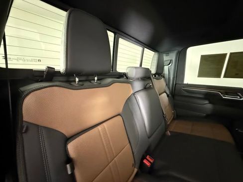 Used 2025 Chevrolet Silverado 3500 High Country w/ Technology Package image 26