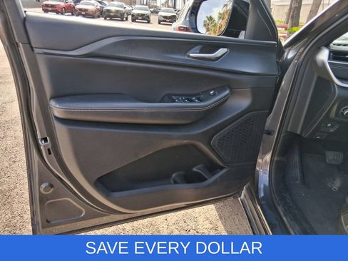 Used 2024 Jeep Grand Cherokee L Altitude RWD image 7
