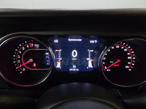 Used 2018 Jeep Wrangler Unlimited Rubicon w/ Dual Top Group AWD/4WD image 19