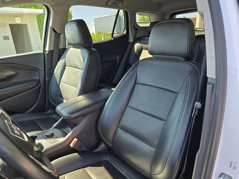 Used 2024 GMC Terrain SLT AWD/4WD image 21
