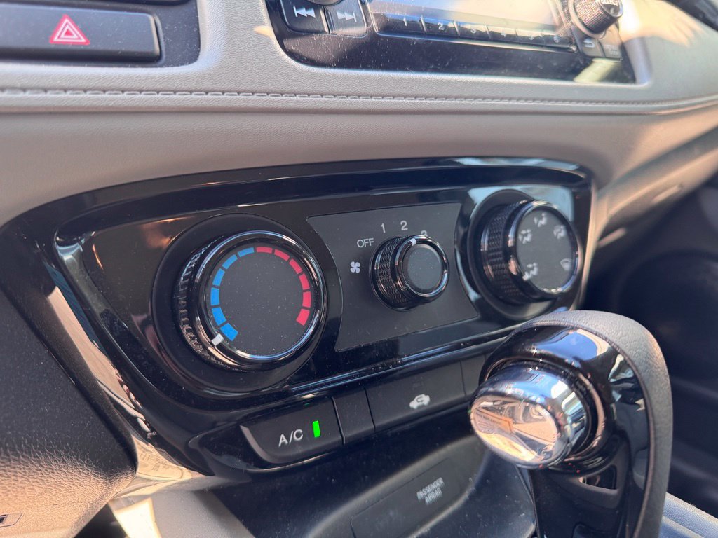Used 2020 Honda HR-V LX image 16