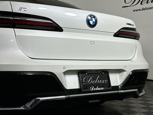Used 2023 BMW i7 xDrive60 w/ Executive Package 2 AWD/4WD image 25