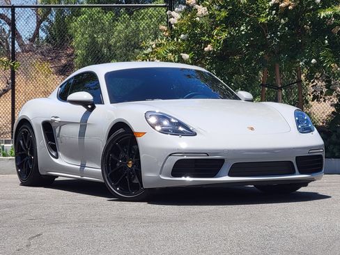 Used 2025 Porsche 718 Cayman RWD image 9
