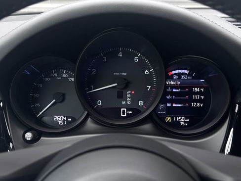 Certified 2026 Porsche Macan image 17