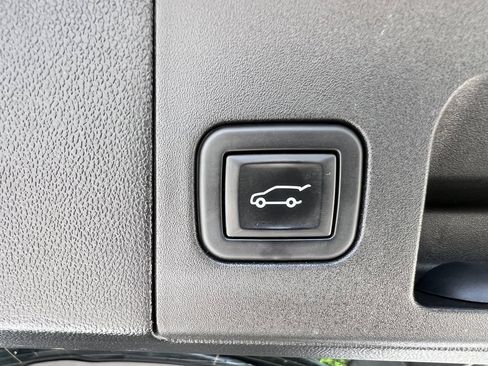 Used 2023 Cadillac XT5 Premium Luxury w/ Technology Package AWD/4WD image 39
