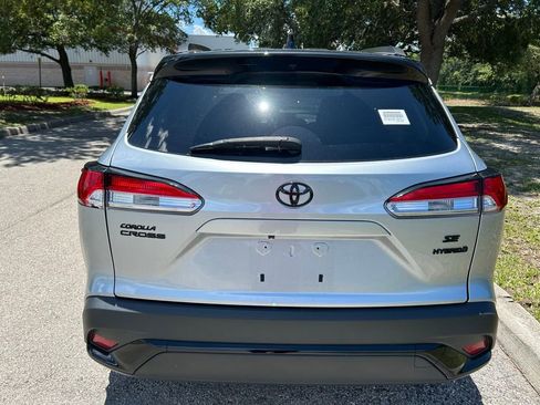 Used 2023 Toyota Corolla Cross AWD Hybrid w/ Moonroof Package image 5