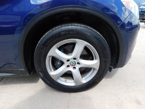 Used 2018 Alfa Romeo Stelvio AWD image 9